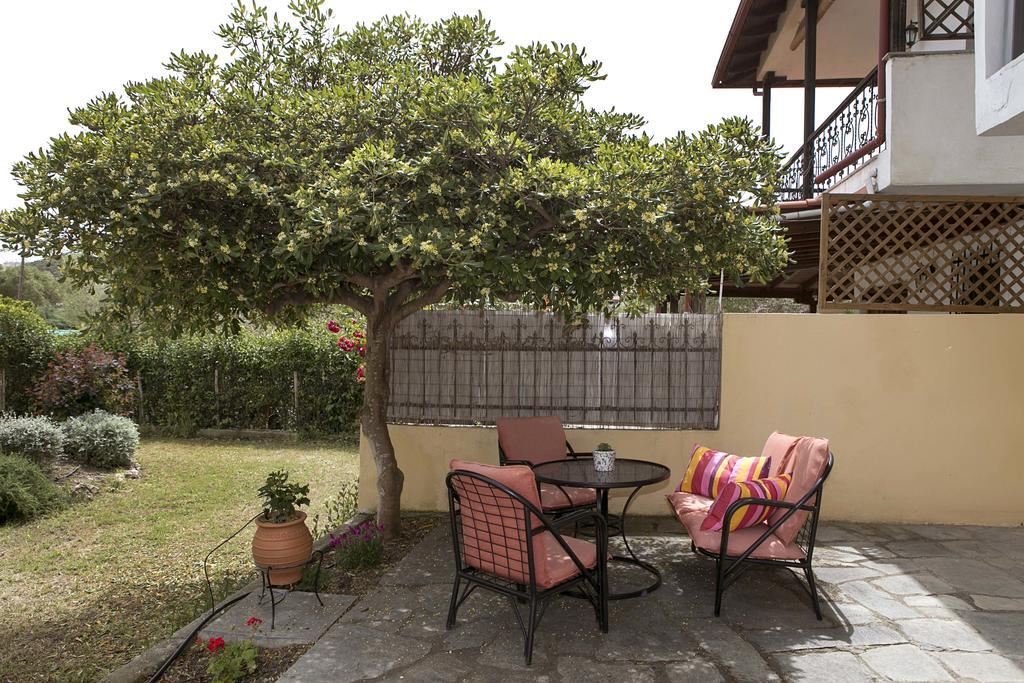 Neria Summer Houses Ханиоти Екстериор снимка