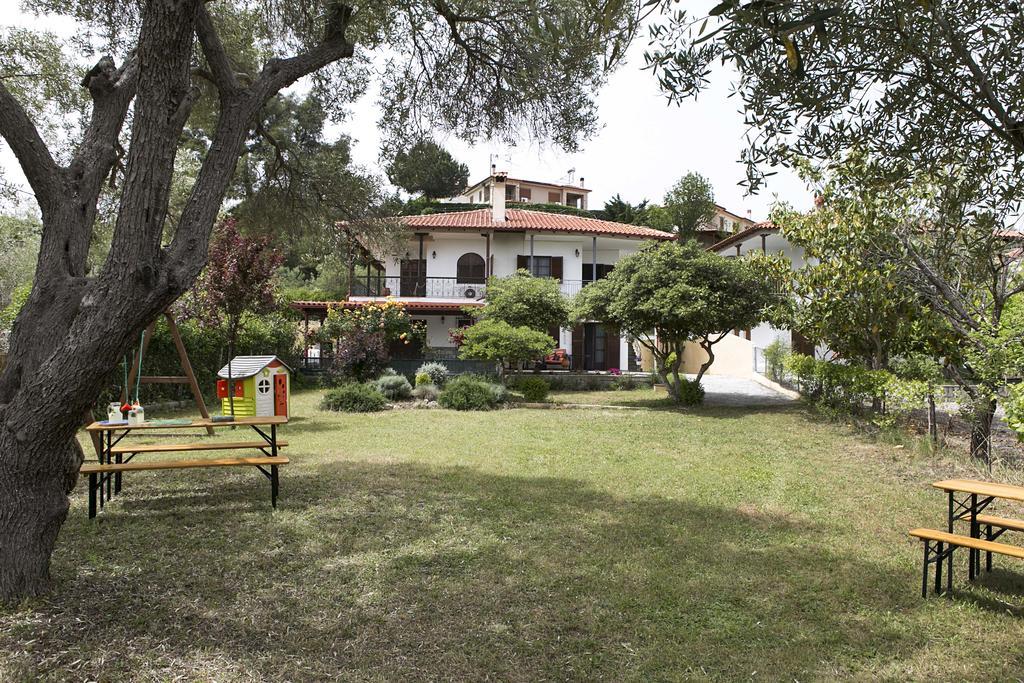 Neria Summer Houses Ханиоти Екстериор снимка