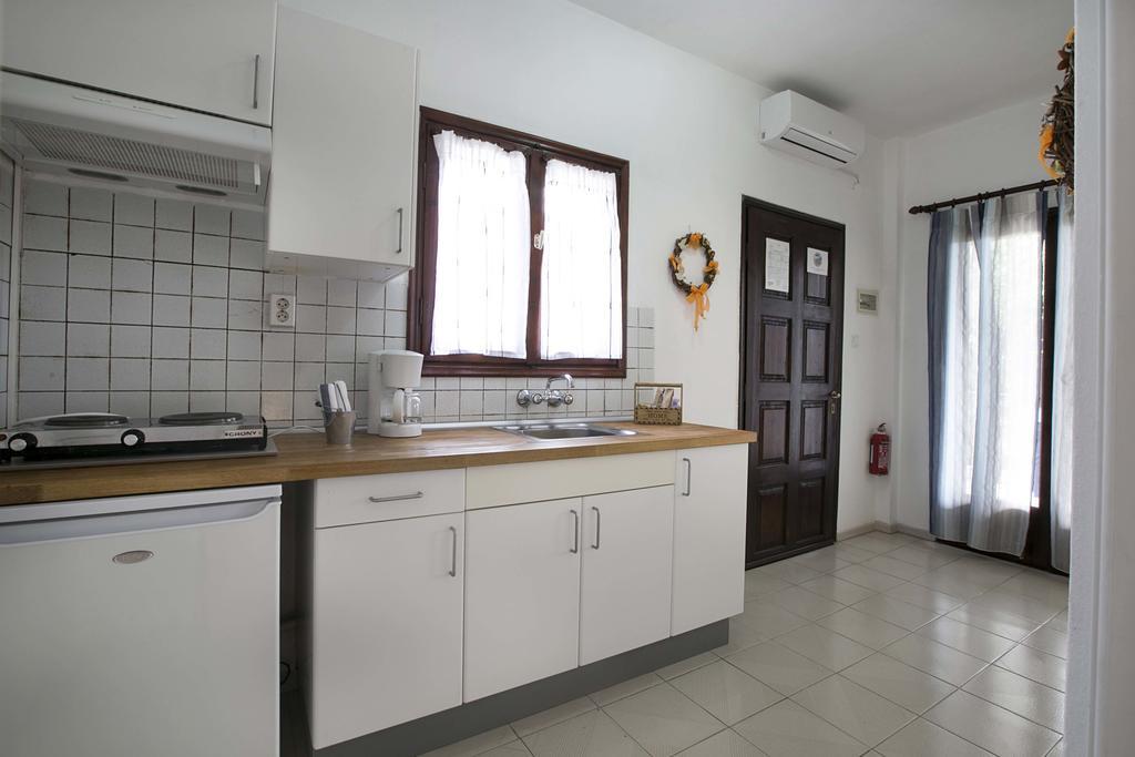 Neria Summer Houses Ханиоти Екстериор снимка